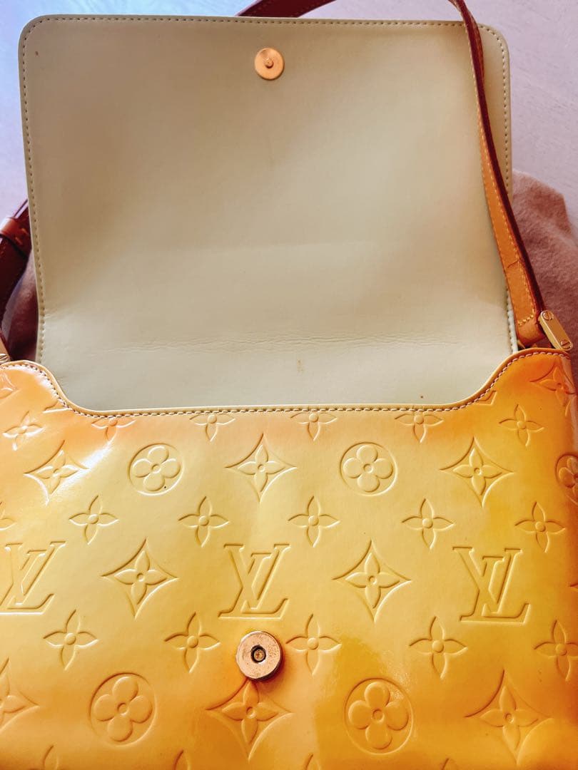 LOUIS VUITTON ヴェルニ トンプソン ストリート ショルダーバッグ