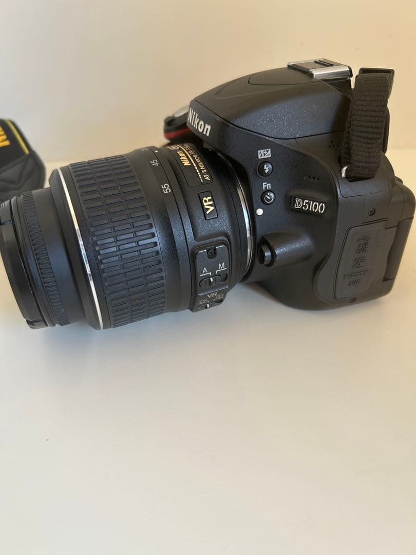 Nikon D5100 一眼レフ 18-55mm VR レンズ