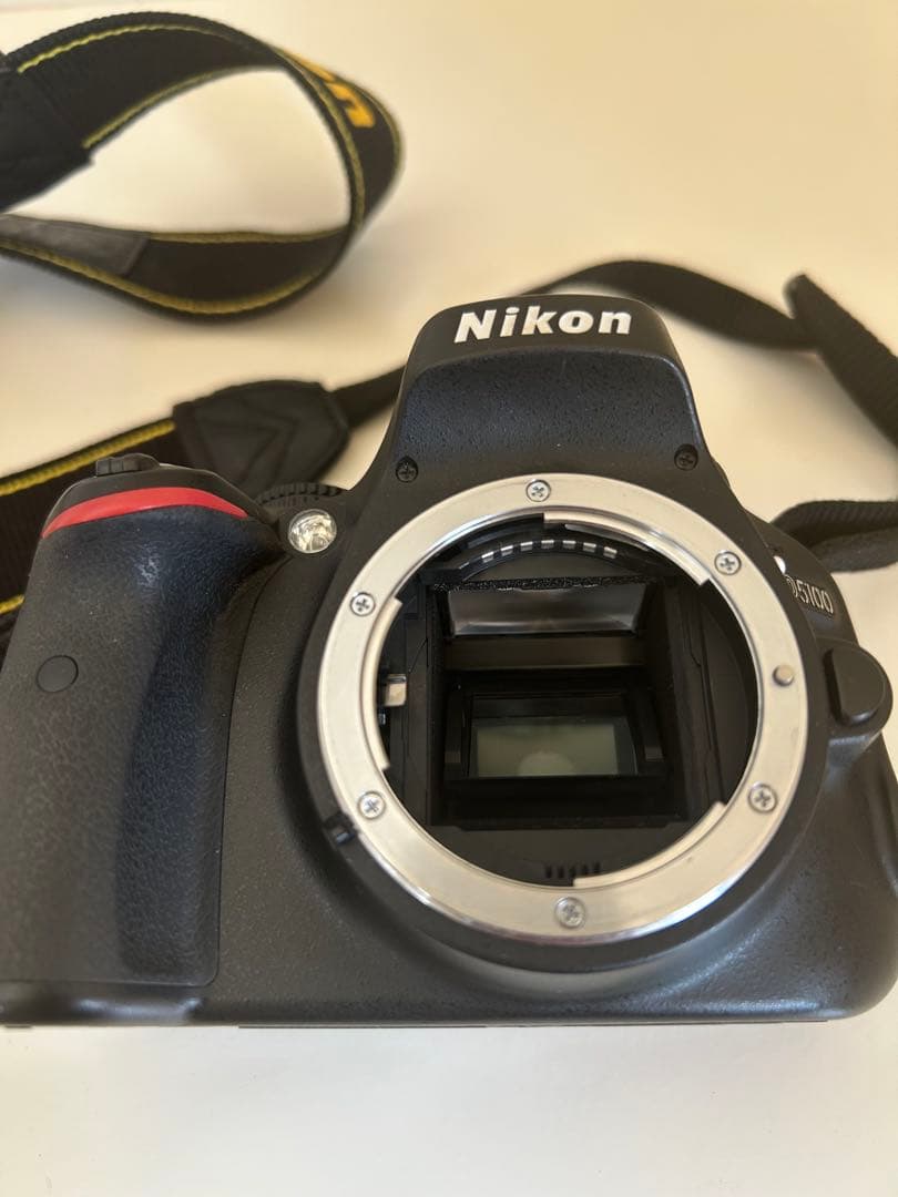 Nikon D5100 一眼レフ 18-55mm VR レンズ