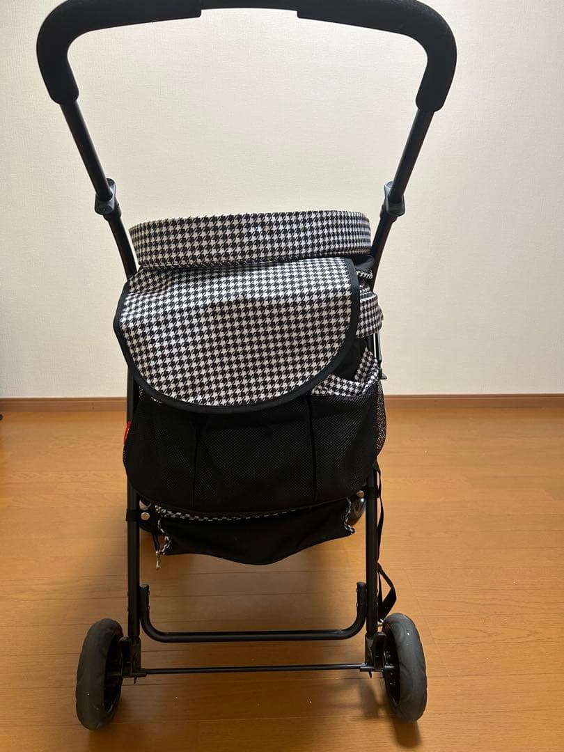 ペットカート 黒と白のチェック柄 小型犬2匹OK