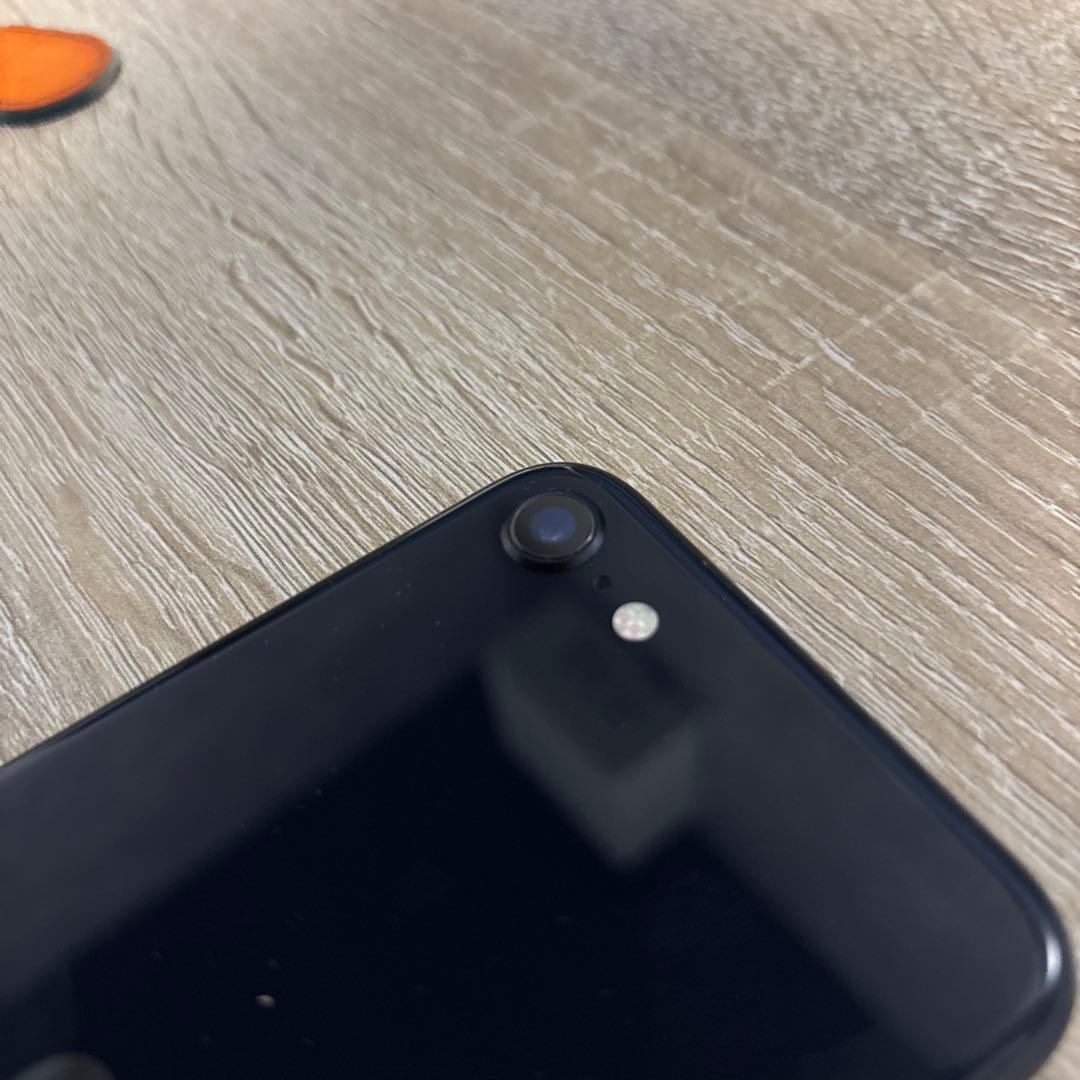 iPhoneSE(第三世代) SIMフリー バッテリー最大容量80%ケースおまけ