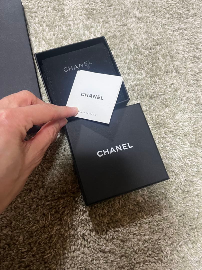 シャネル ココマーク チェーン ブローチ レザー (