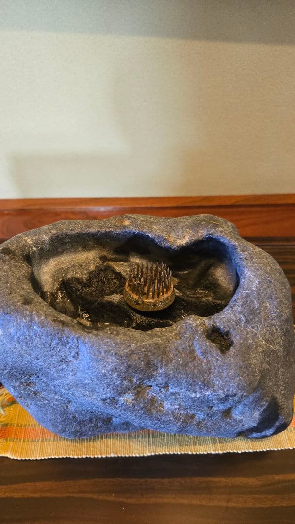 八海石 9.5kg メダカ鉢 天然石