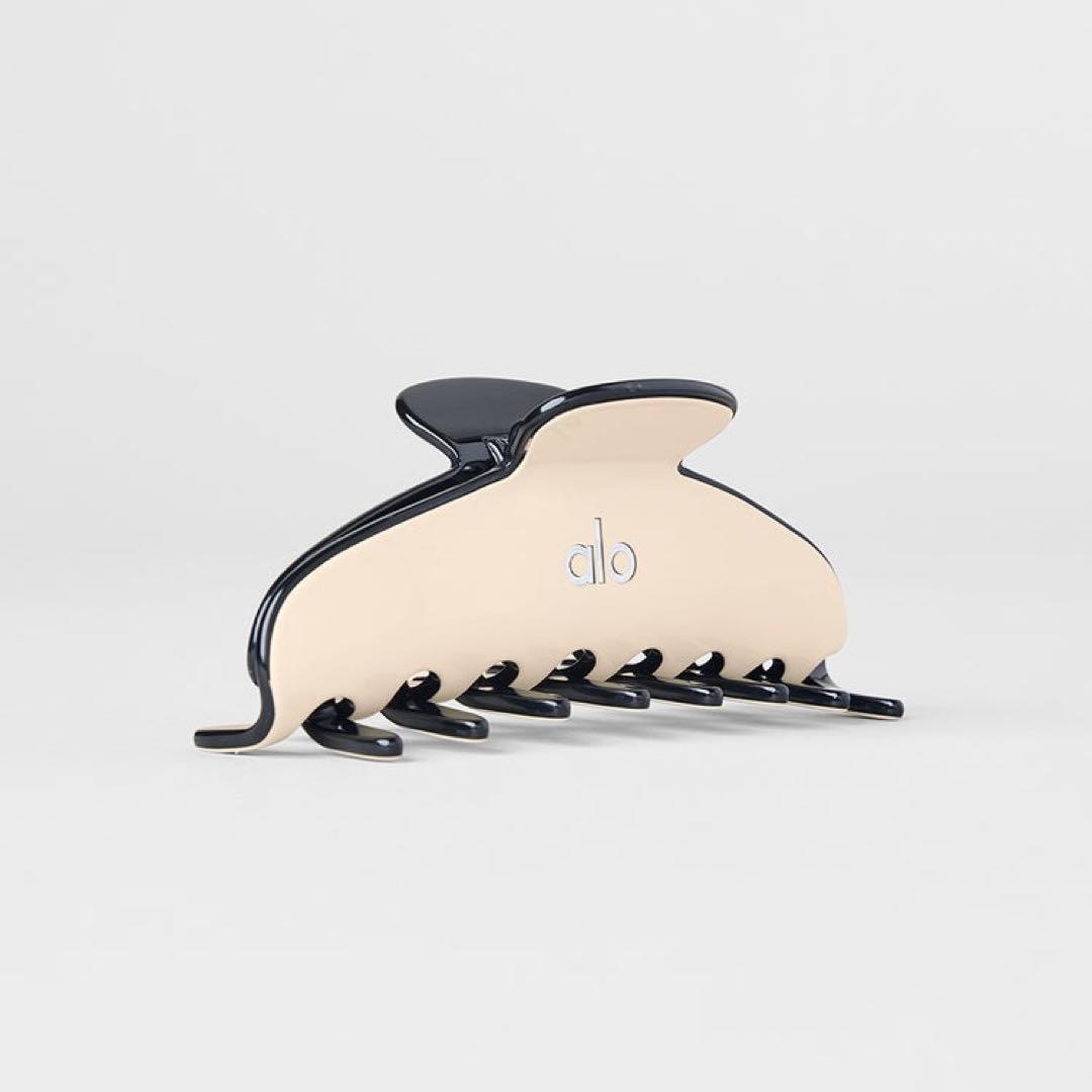 日本未入荷❣️alo yogaヘアクリップ マカダミア/ブラック