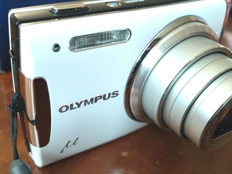 【美品】OLYMPUS デジカメ u1060 ホワイト コンデジ