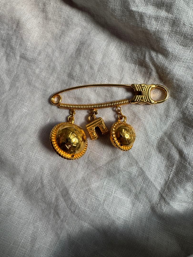 美品　セリーヌ 凱旋門 スターボール ヴィンテージ　ブローチ