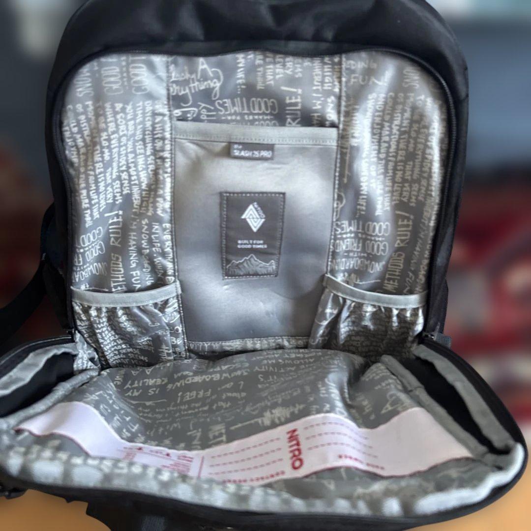 NITRO SLASH PRO ブラックバックパック　25L