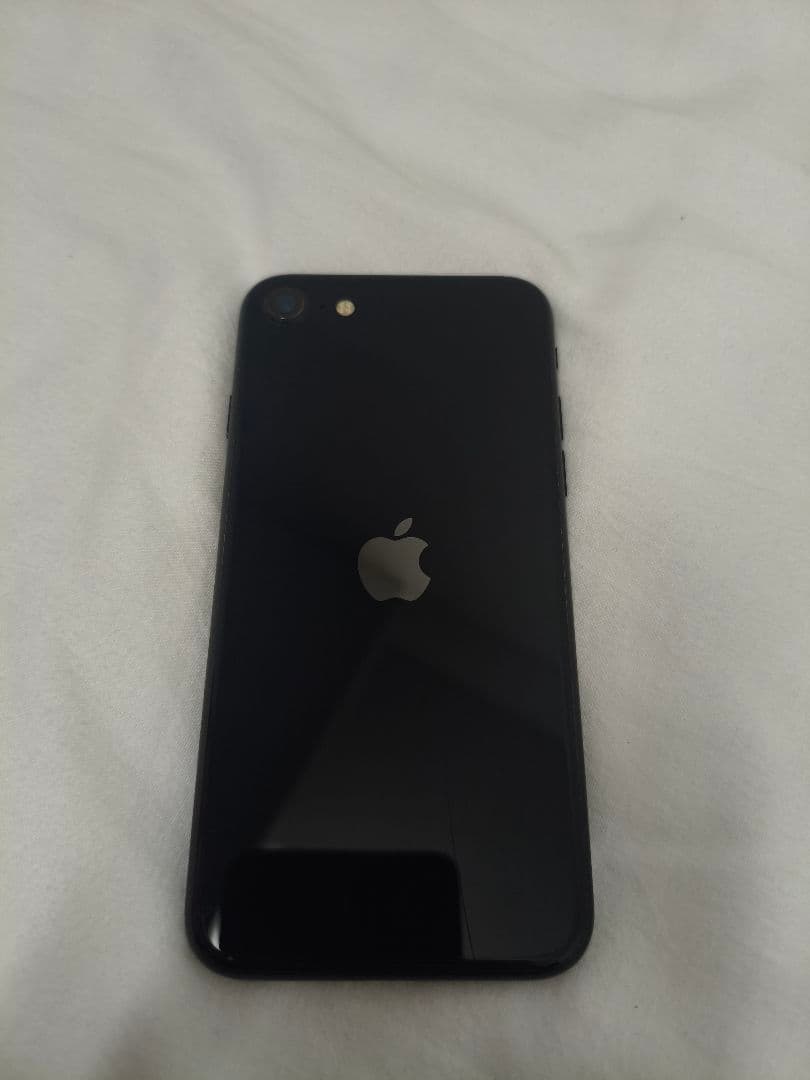 iPhone se3 64gb simフリー