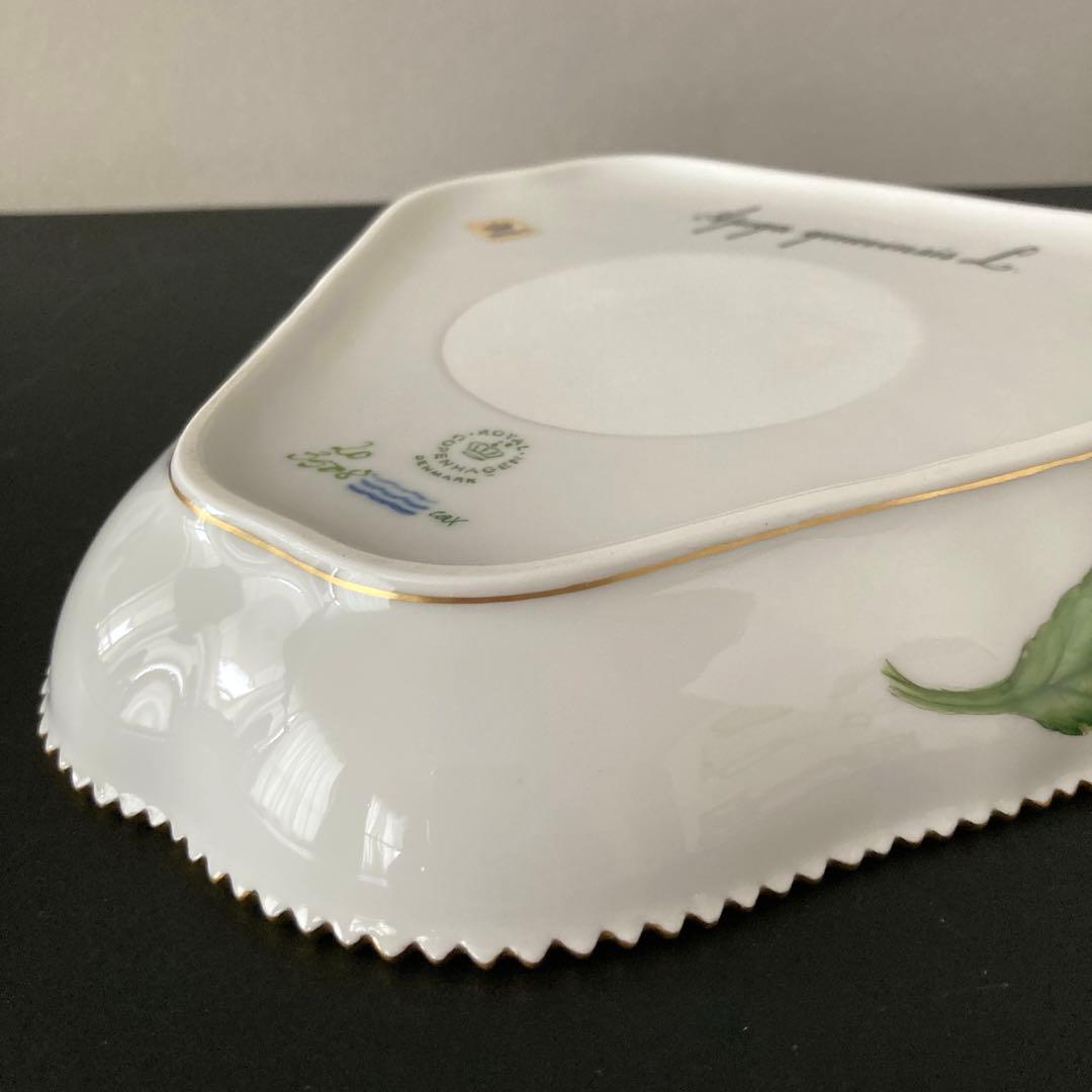 専用/ロイヤルコペンハーゲン　フローラダニカ　三角プレート