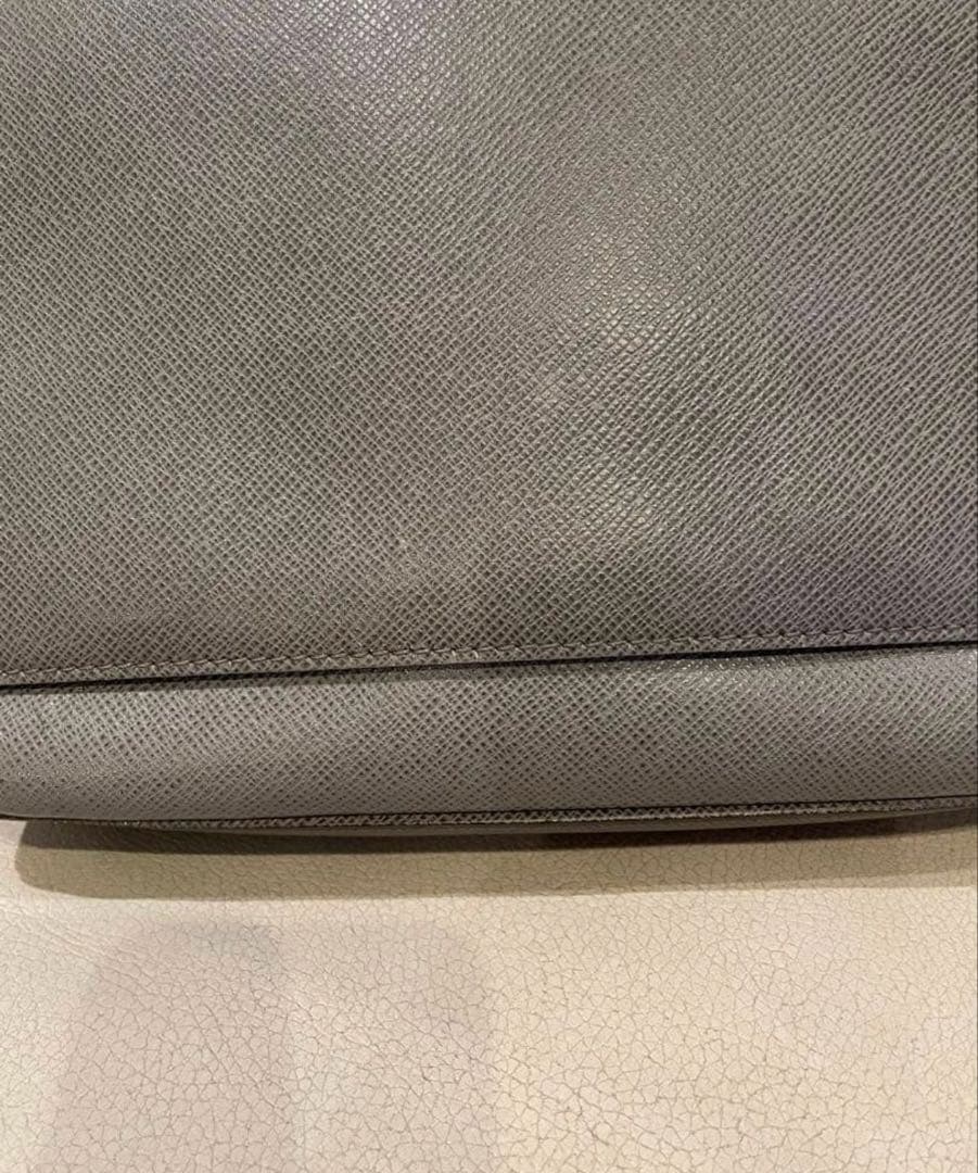 ルイヴィトン タイガ ロマン グレー ショルダー メッセンジャーバッグ