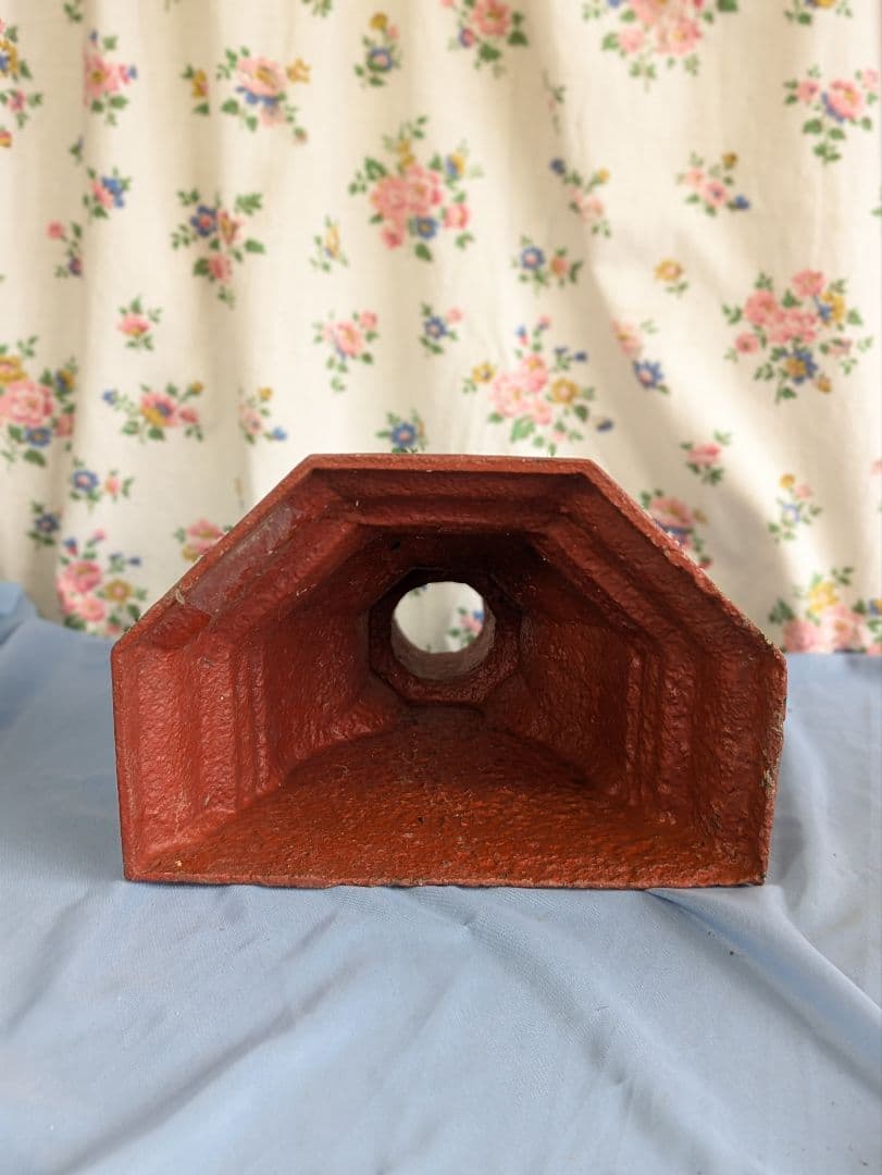 イギリス アンティーク 鉄製 壁掛けプランター 植木鉢 レンガ色