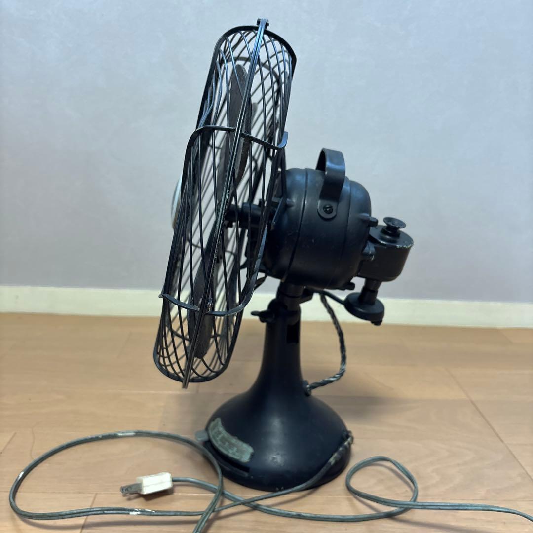 東芝　TOSHIBA　昭和レトロ　扇風機　鉄製　アンティーク　黒