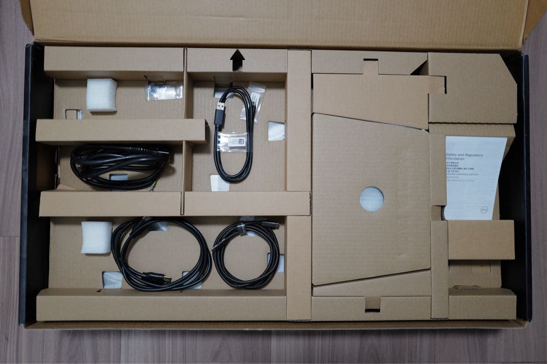 Dell U2723QX 27インチ 4K USB-C モニター U2723QE