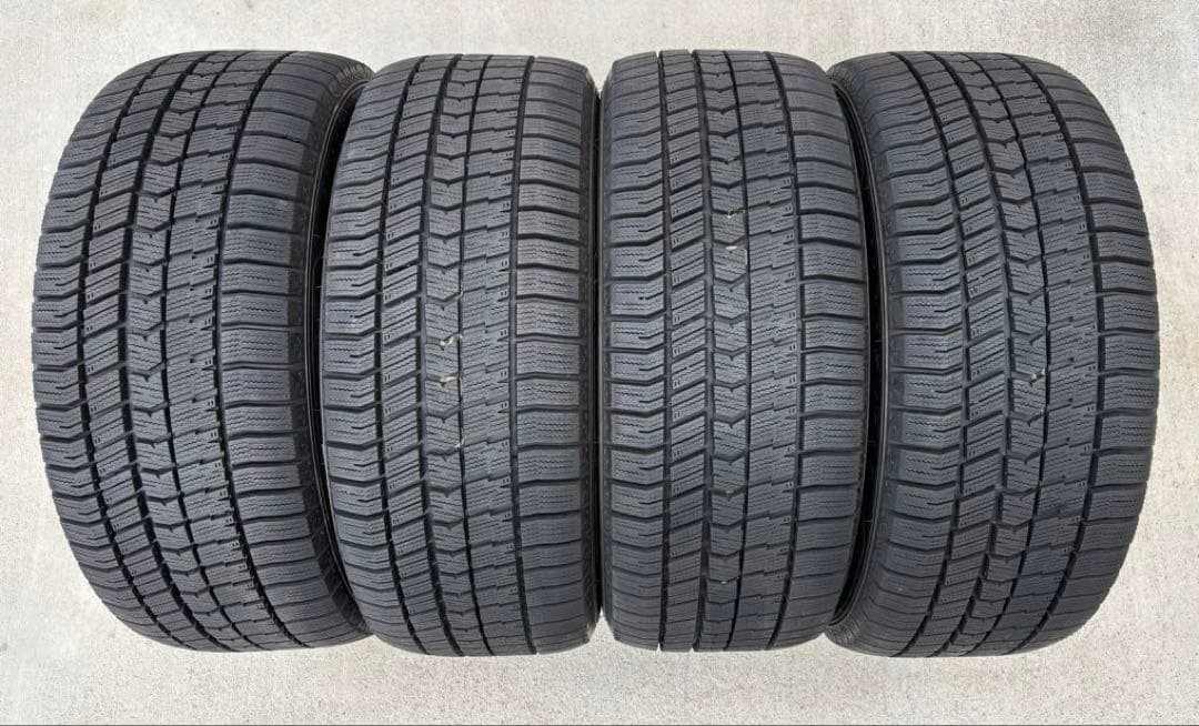 【匿名送料込】 バリ溝！2022年製アウディTTスタッドレスタイヤ