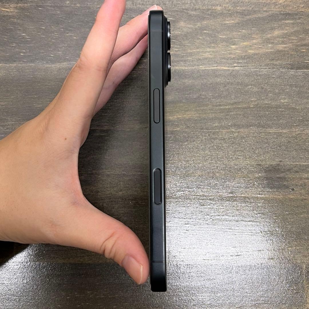 中古 iPhone 16 ブラック 256GB 本体のみ 傷あり
