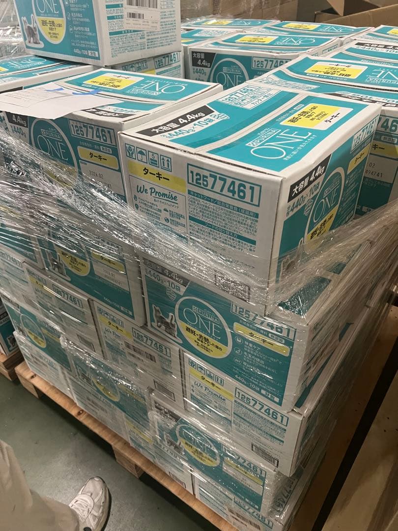8箱ピュリナ ワン キャットフード ターキー 4.4kg賞味期限：2026.02
