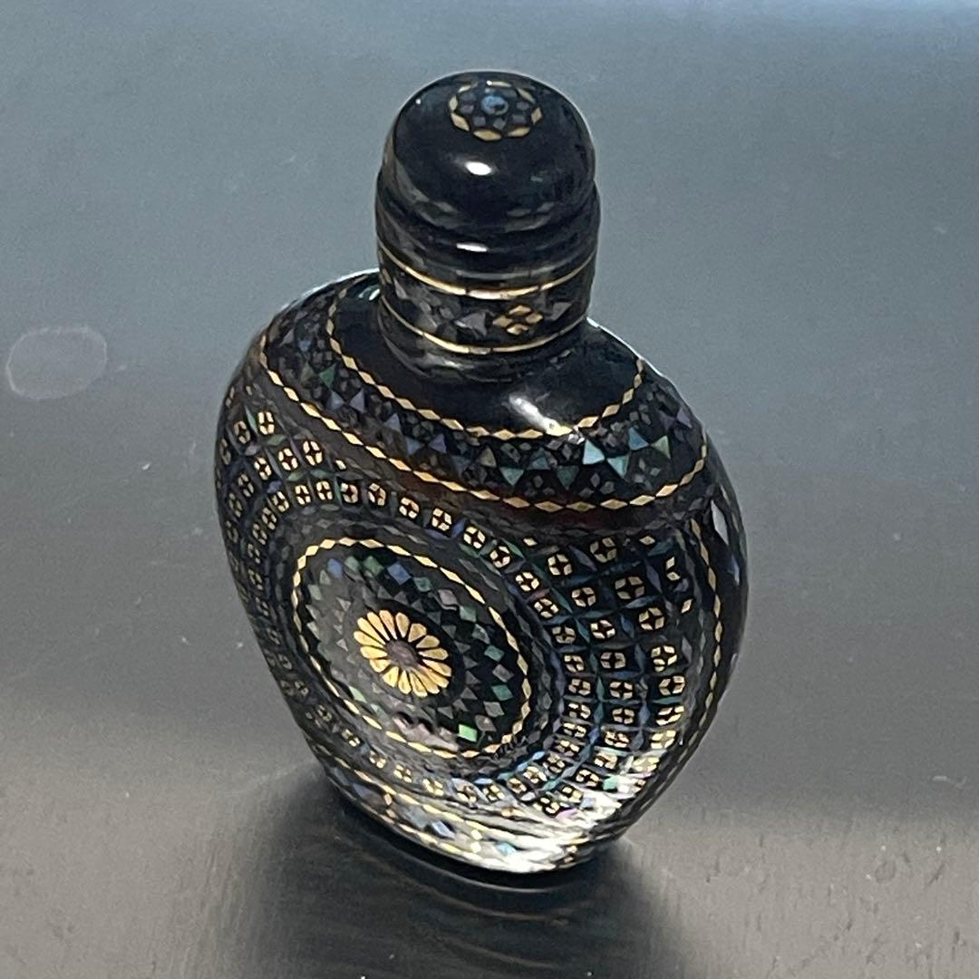 中国骨董　螺鈿鼻煙壺　漆　嗅ぎ煙草入れ　アンティーク