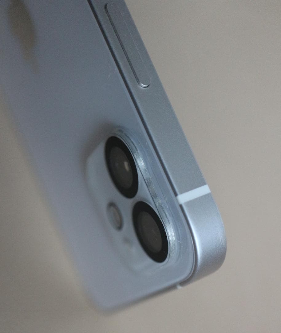 iphone12、64GB、白、SIMフリー、手帳型カバー、液晶保護フイルム付き