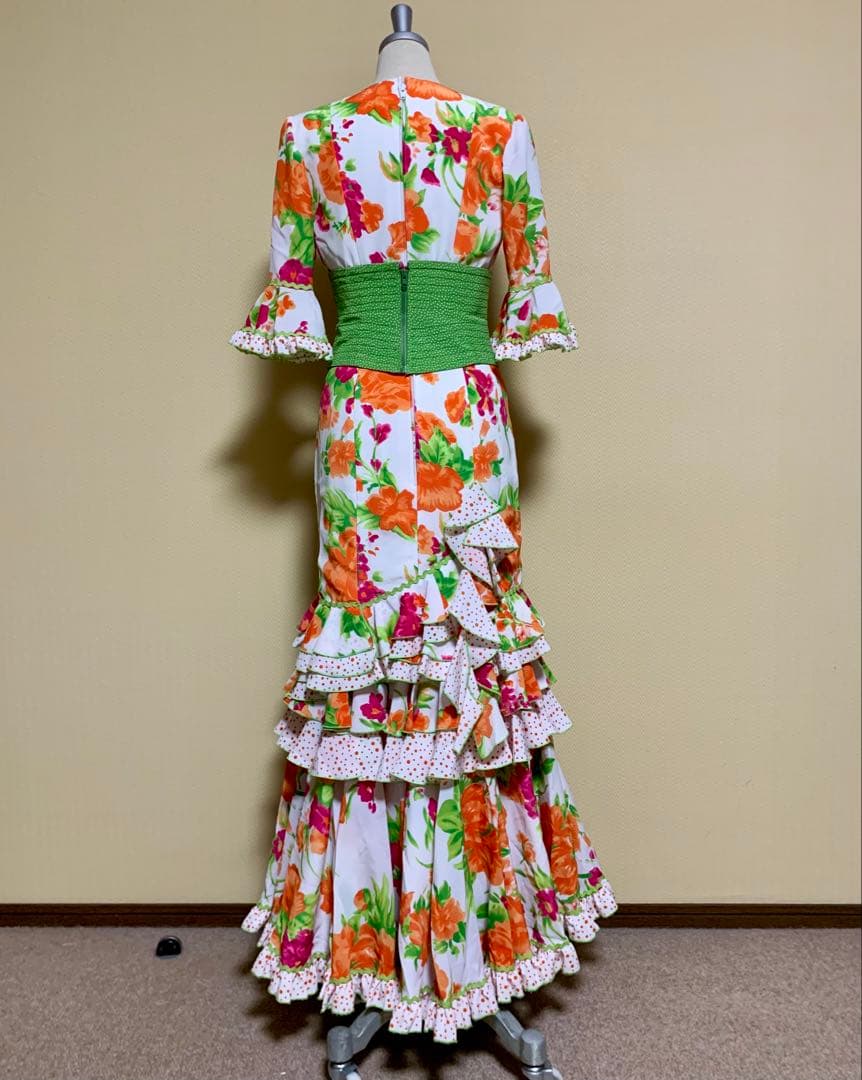 フラメンコ衣装　スペイン製フラワープリントワンピース、ウエストベルト付き