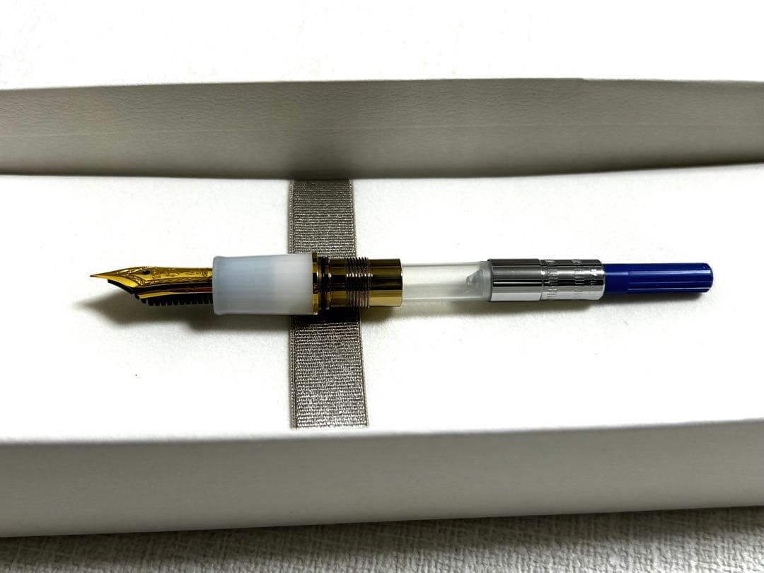 【美品】セーラー 万年筆 四季織 雪月空葉 EF
