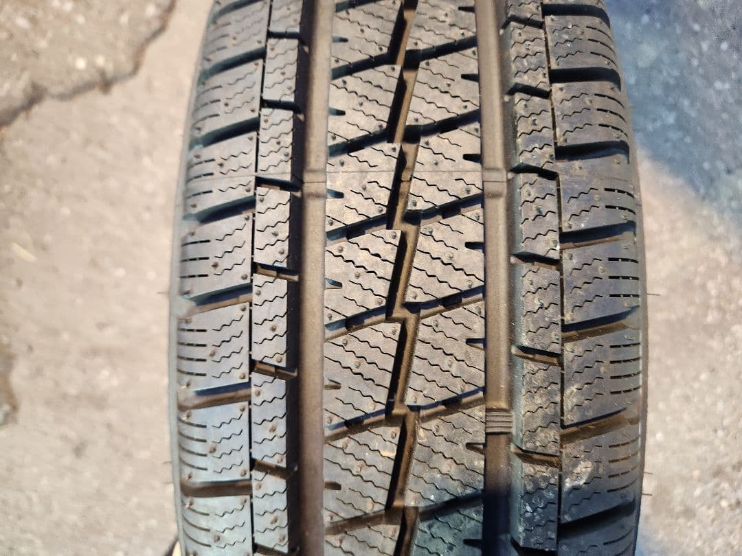 195/80R15 オールシーズンタイヤ ハイエース純正ホイール 室内保管