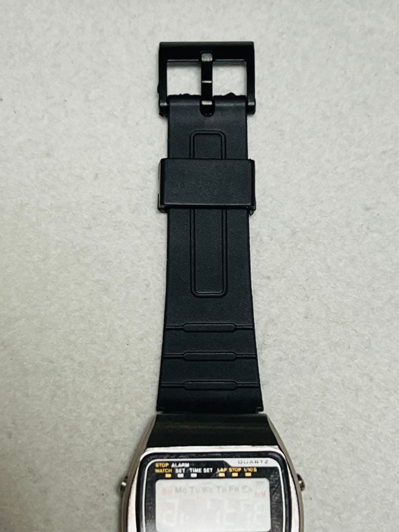 SANYOサンヨー359-21C デジタル腕時計　電池:/ベルト新品　稼働品