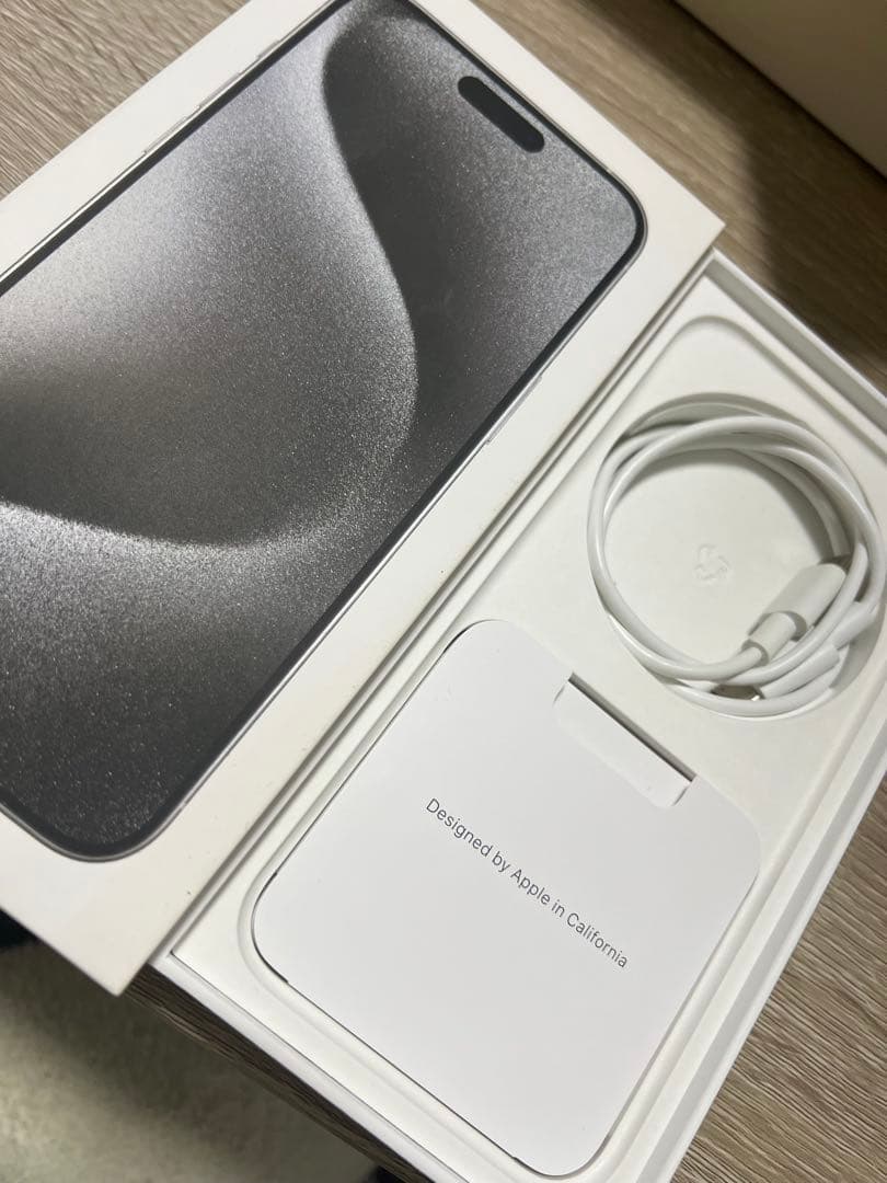 iPhone 15 Pro at MAX ホワイトチタニウム1TB 新品未使用