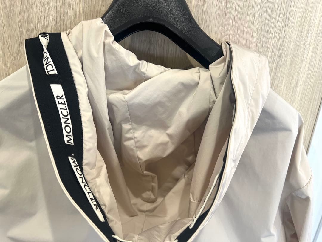 モンクレール　ナイロンパーカー　サイズ1 ベージュ　カルレス