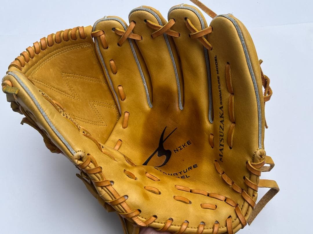 NIKE 一般軟式投手用グローブ 松坂大輔 限定モデル 右投げ用 当時物 即戦力