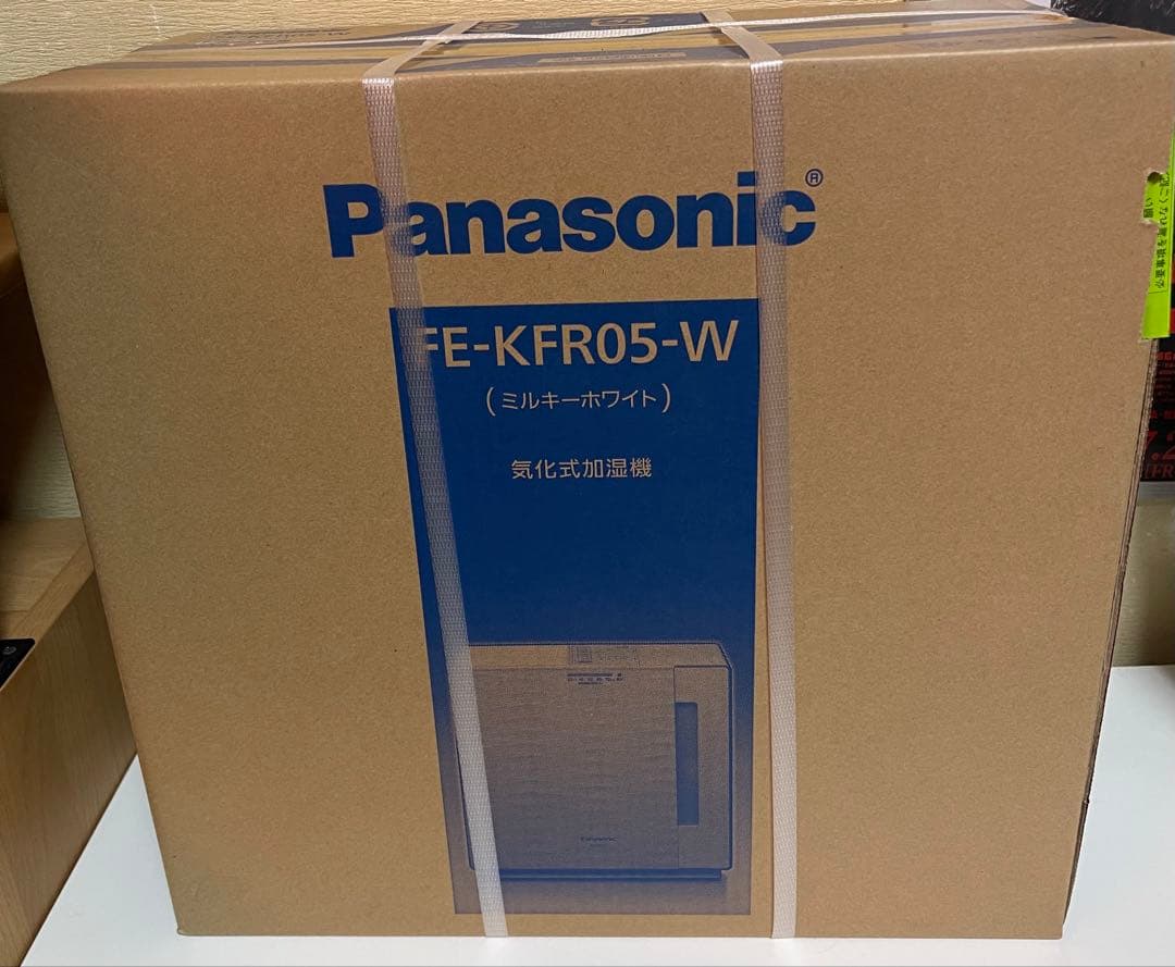 新品未使用品。Panasonic FE-KFR05-W 加湿器 ミニキーホワイト