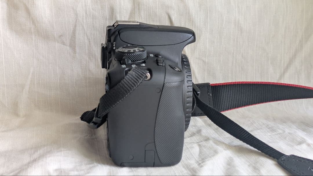 Canon EOS Kiss X7 デジタル一眼レフカメラ