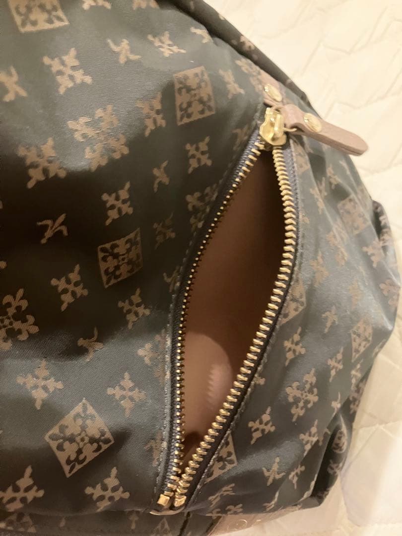 【新品未使用】russet ボディバッグ グレー×ピンク