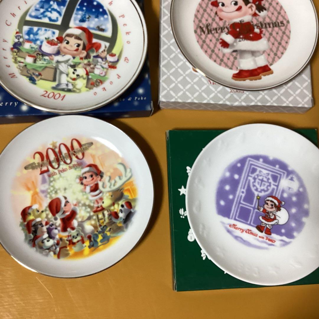 2447 ペコちゃんクリスマス皿 &コップセット
