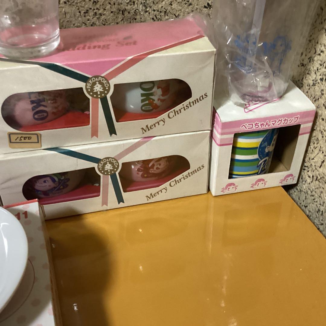 2447 ペコちゃんクリスマス皿 &コップセット