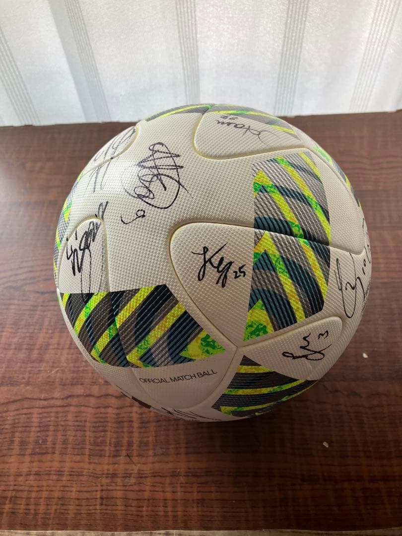 福島ユナイテッド 2016年 サインボール　adidas サッカーボール