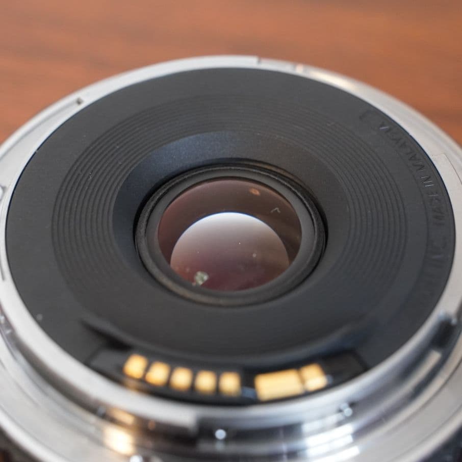 Canon EF40mm F2.8 STM レンズ