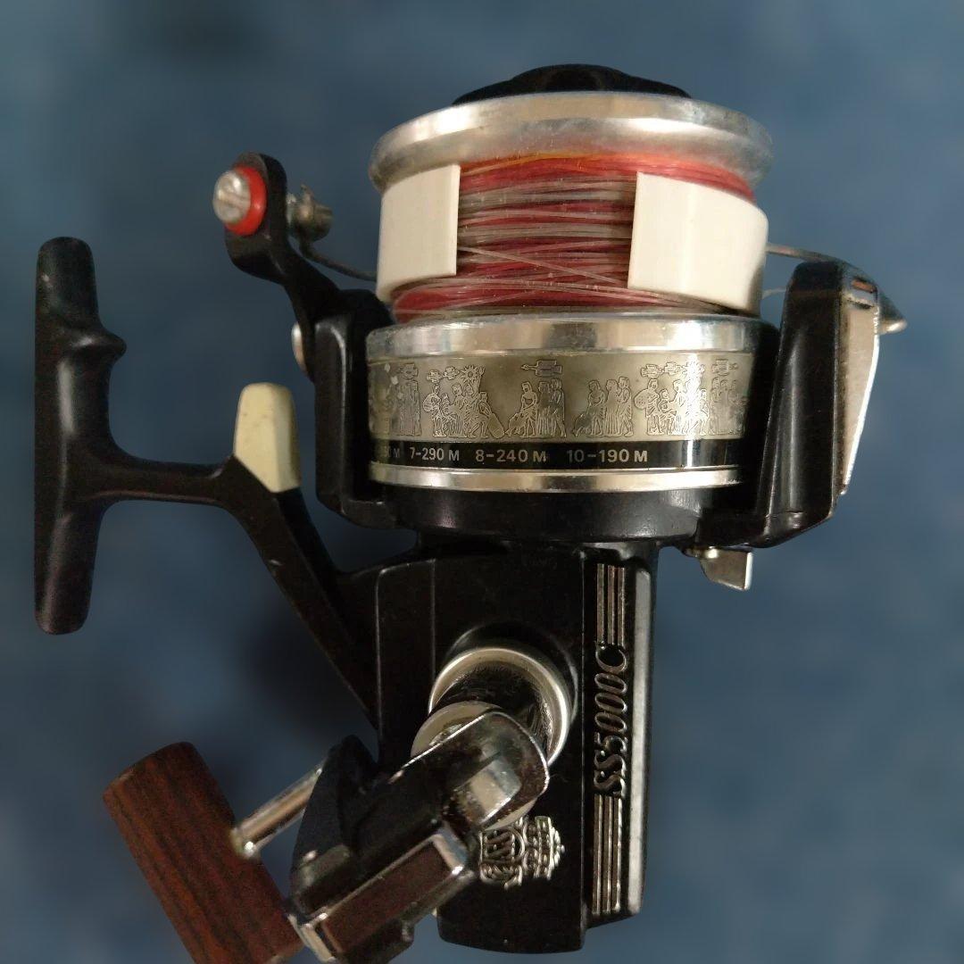 釣*人様 ダイワ SS5000C フィッシングリール 木製ハンドル　2個セット