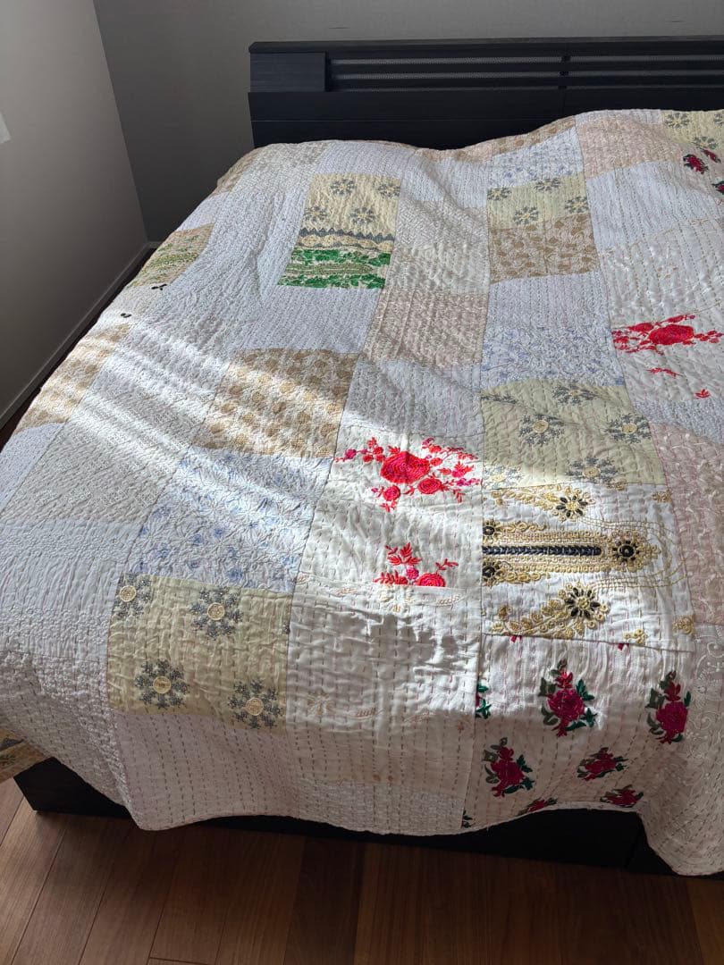ラリーキルト　インド刺繍　カンタキルト　ヴィンテージ　パッチワーク　マルチカバー
