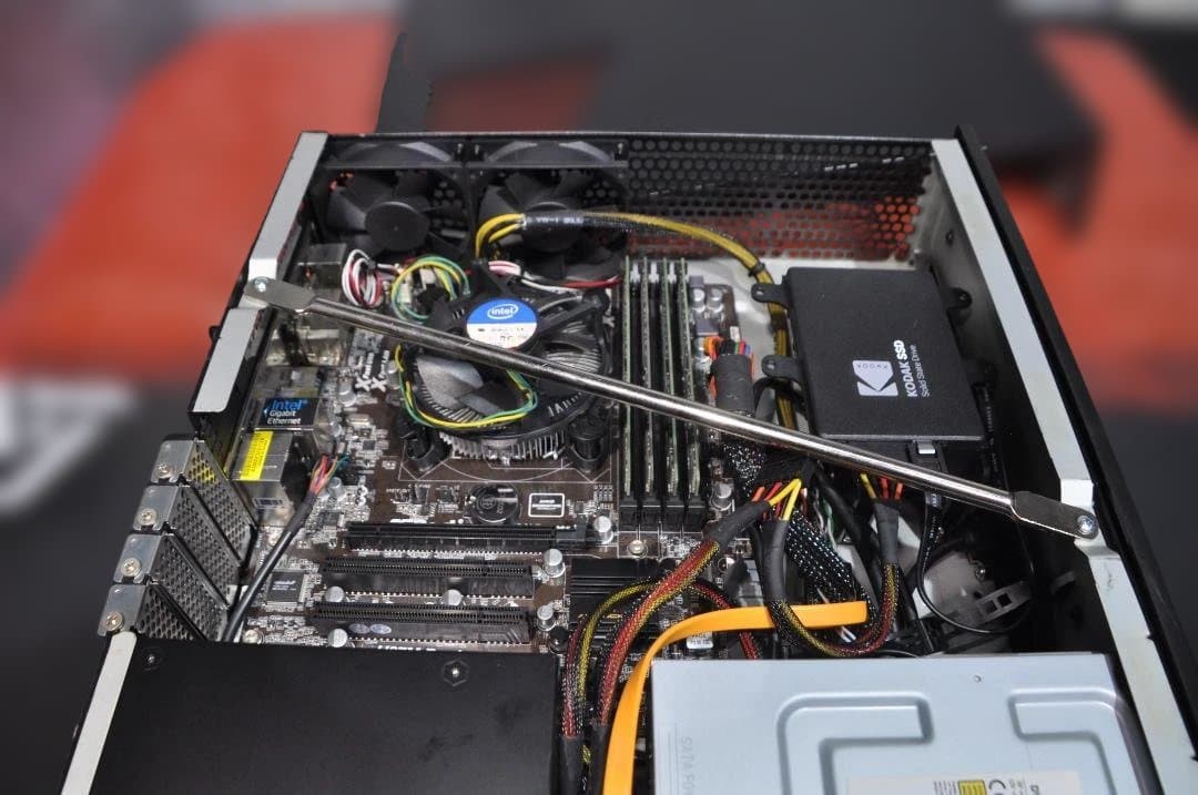 【25H2・新品SSD】光デジタル搭載！横置きAV仕様 自作PC