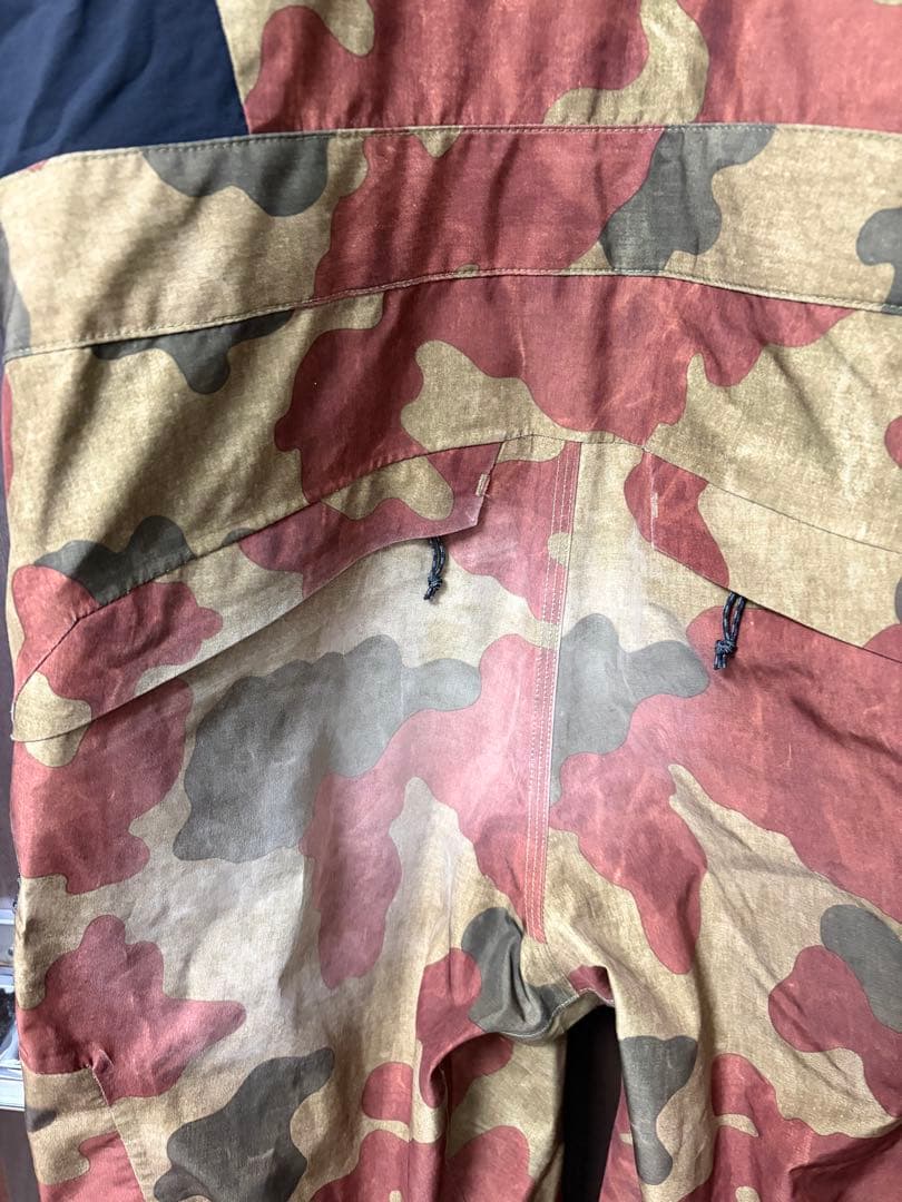 Burton ak カモフラージュ ビブパンツ GORE-TEX 日本 Mサイズ