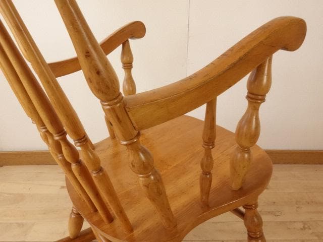 木製　ロッキングチェアー　白木色　再塗装済　ＵＳＥＤ