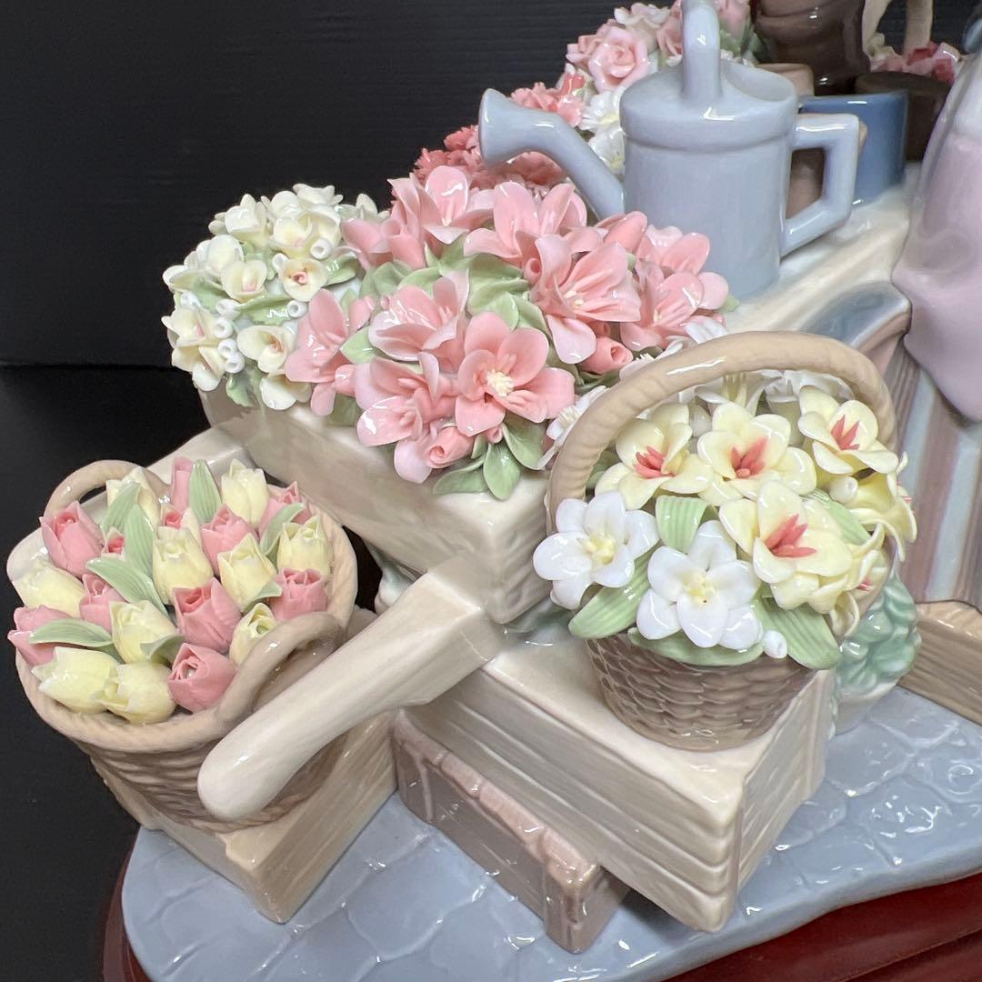 専用リヤドロ　「公園通りの花屋さん」最大高さ約30.5㎝　東Y7-1202☆1F