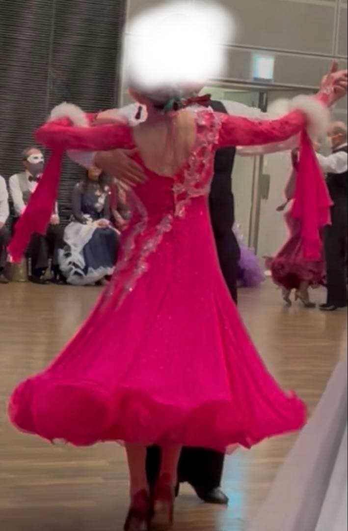 社交ダンス　スタンダードドレス　ショッキングピンク　ファーバングルおまけ付き