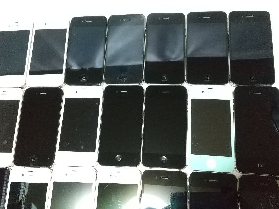 iPhone 4/4S 30台セット ホワイト ブラック ピンク ミント