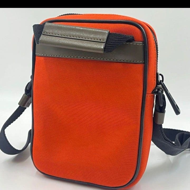 【新品未使用】 MONCLER YEHOR ショルダーバッグ オレンジ