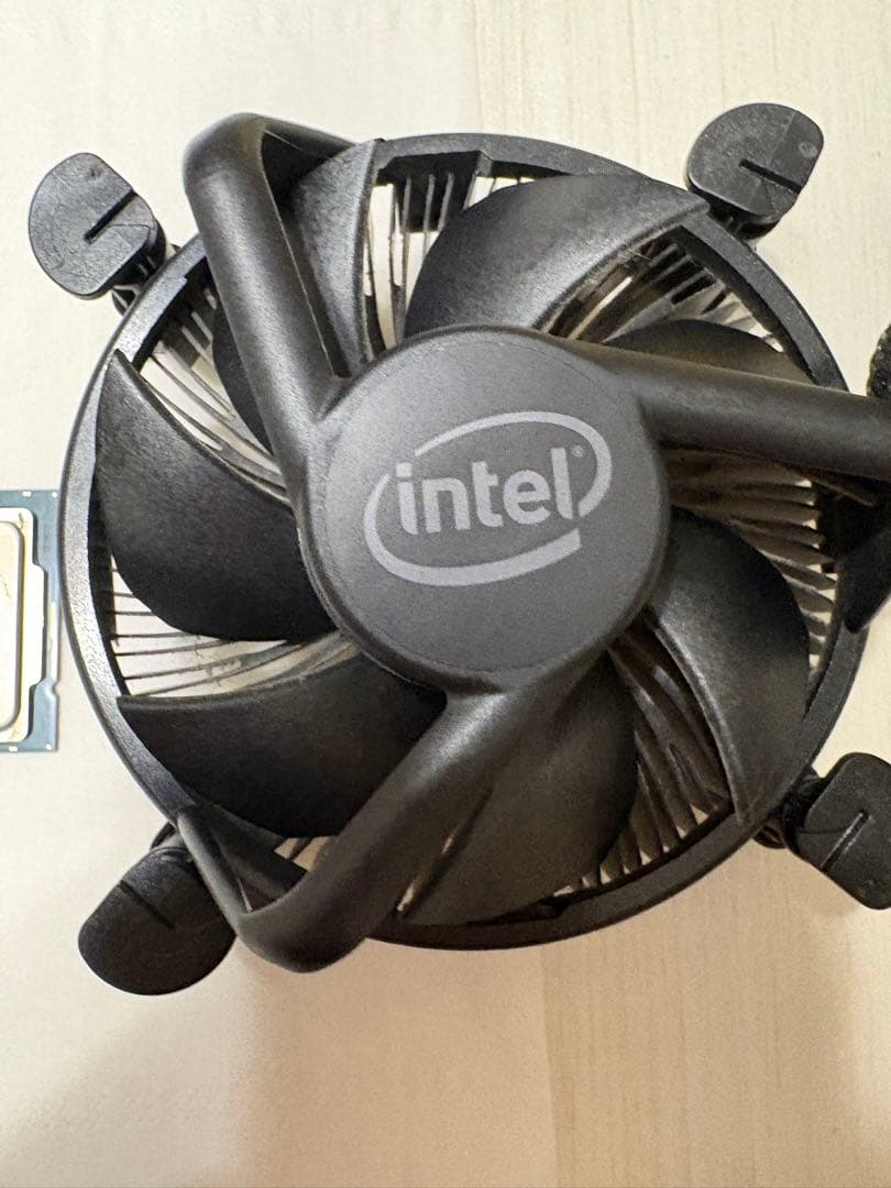 CPU Intel i7-10700