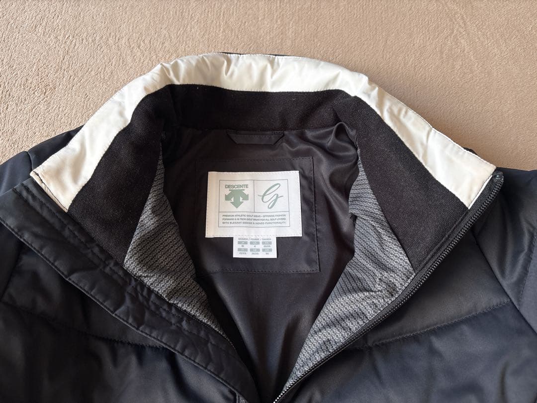 DESCENTE GOLFデサントモバイルサーモ　中綿ジャンパー温度調節アウター