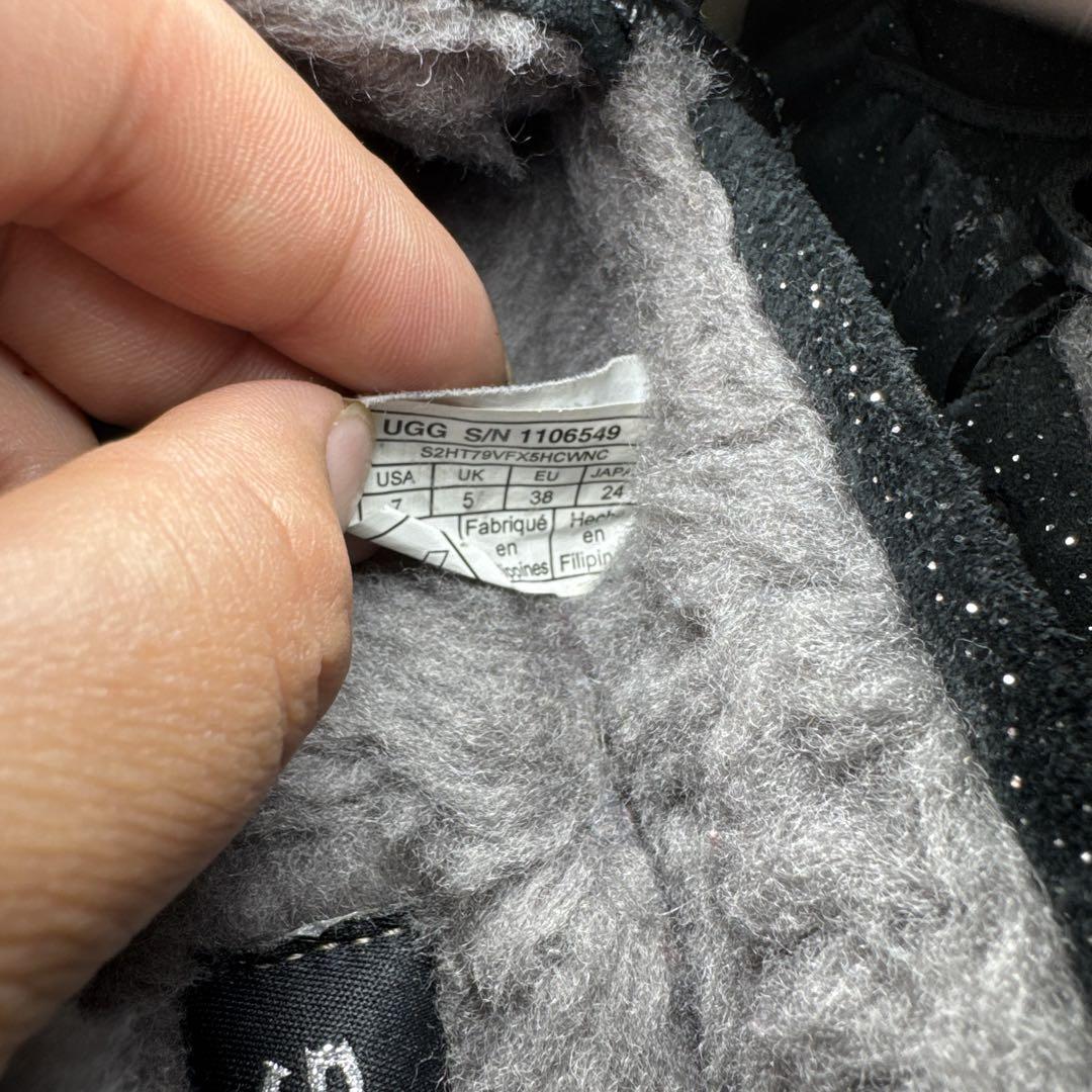 美品★UGG ブラック スエード モカシン ラメ 24cm リボン