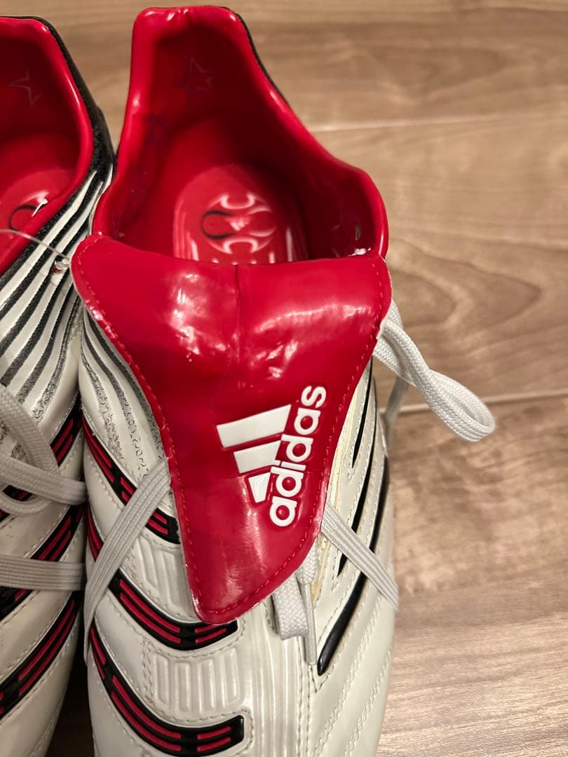新品タグ付き　 希少カラー adidas プレデター アブソラド HG JP