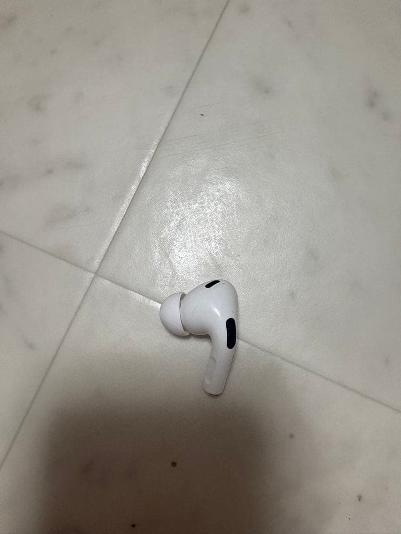 AirPods Pro 第2世代　lightning 左耳a2699 本体